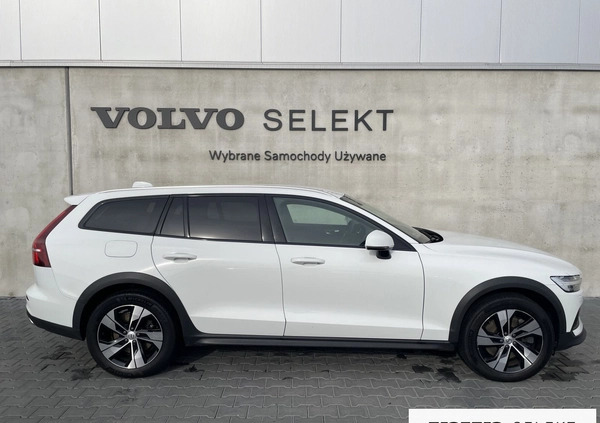 Volvo V60 Cross Country cena 170000 przebieg: 42882, rok produkcji 2021 z Poznań małe 379